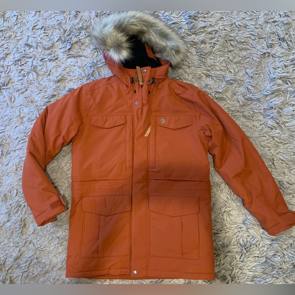 FJALLRAVEN MENS NWT NUUK JACKET. Size MEDIUM - Picture 2 of 16